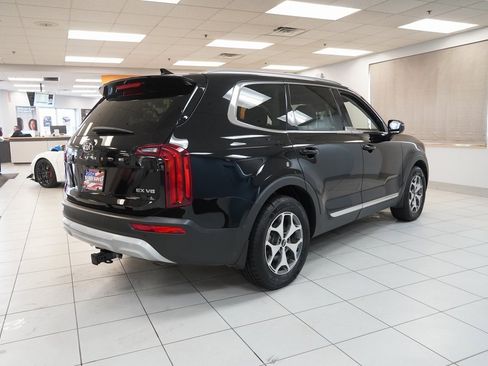 Used 2021 Kia Telluride EX image 16