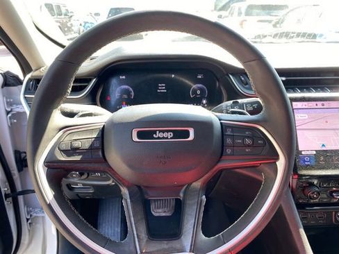 Used 2023 Jeep Grand Cherokee Limited w/ Trailer Tow Prep Group (B) RWD image 23