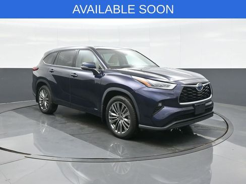 Used 2022 Toyota Highlander Limited AWD/4WD image 1