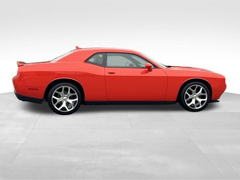Used 2016 Dodge Challenger SXT Plus image 3