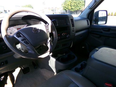 Used 2016 Nissan NV 3500 SL image 12