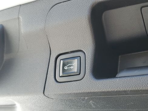 Used 2023 GMC Acadia SLE w/ Driver Convenience Package AWD/4WD image 11