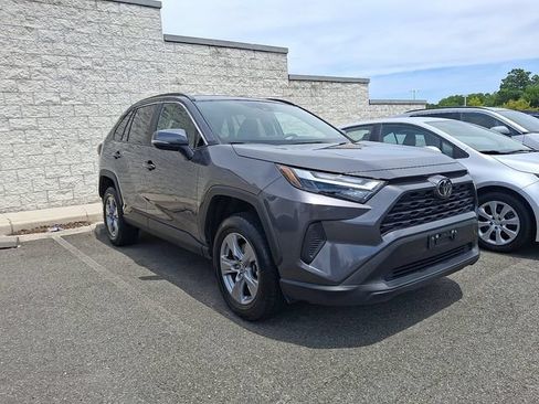 Used 2025 Toyota RAV4 XLE AWD/4WD image 3