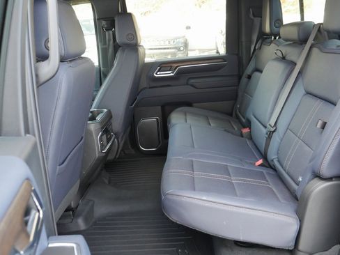 Used 2024 Chevrolet Silverado 2500 High Country w/ High Country Premium Package image 28