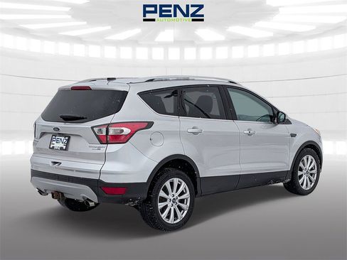 Used 2017 Ford Escape Titanium image 3