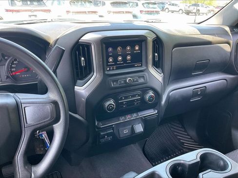 Used 2020 Chevrolet Silverado 1500 Custom w/ Custom Convenience Package AWD/4WD image 17