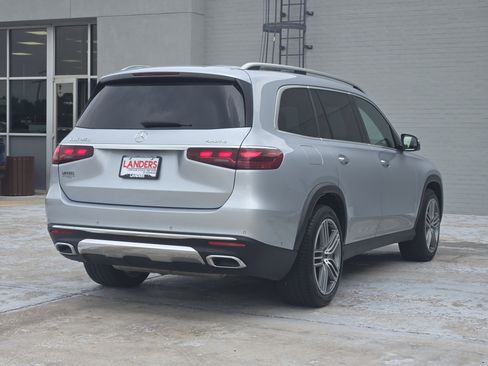 Used 2025 Mercedes-Benz GLS 450 4MATIC image 8
