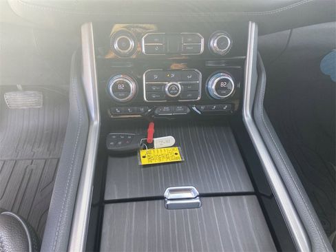 Certified 2022 GMC Yukon Denali w/ Denali Premium Package image 18