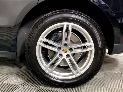 Certified 2026 Porsche Macan AWD/4WD image 28