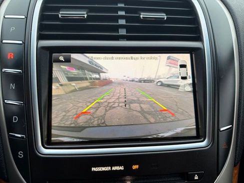 Used 2016 Lincoln MKX Select image 22