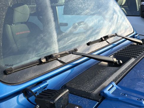 Used 2020 Jeep Gladiator Rubicon image 11