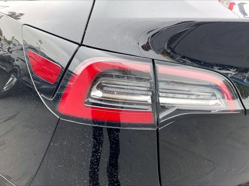 Used 2020 Tesla Model Y Long Range AWD/4WD image 28