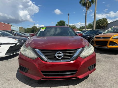Used 2016 Nissan Altima 2.5 S w/ Power Driver Seat Package FWD image 2