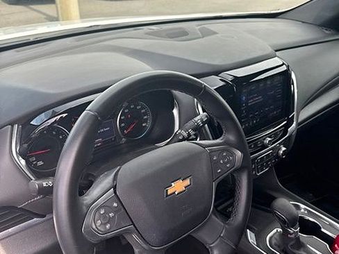 Used 2023 Chevrolet Traverse LT AWD/4WD image 17