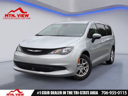 Used 2023 Chrysler Voyager LX FWD image 1