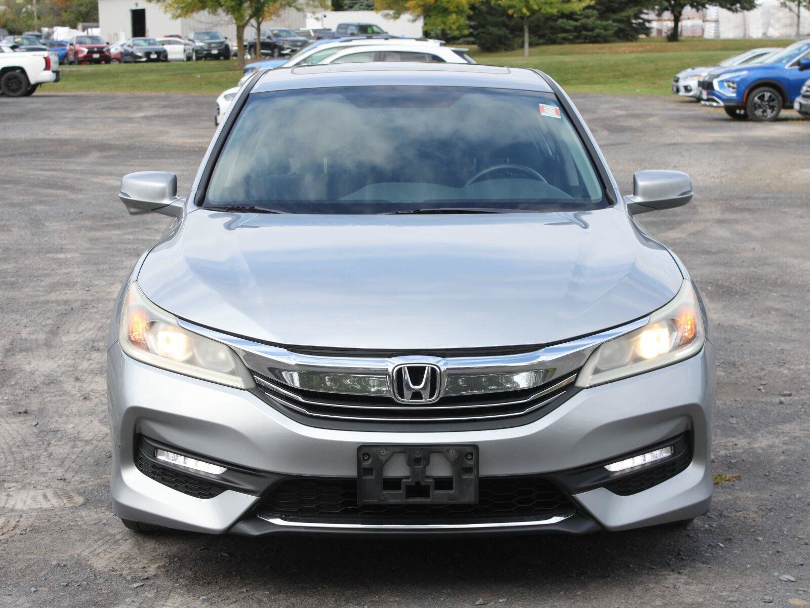 Used 2016 Honda Accord EX image 2