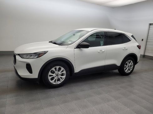 Used 2023 Ford Escape Active FWD image 2