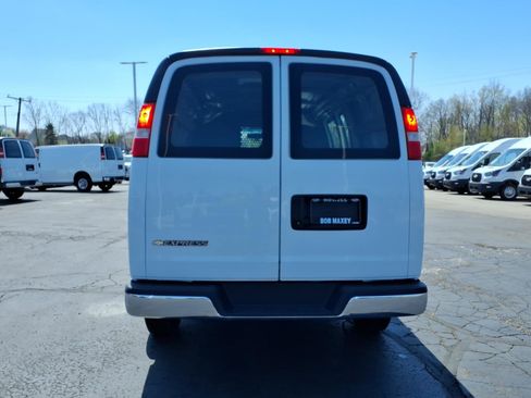 Used 2024 Chevrolet Express 2500 w/ Driver Convenience Package RWD image 7