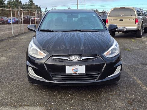 Used 2014 Hyundai Accent GLS w/ Option Group 2 image 2