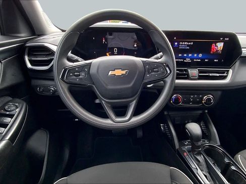 Used 2024 Chevrolet TrailBlazer LS w/ LS Convenience Package FWD image 6