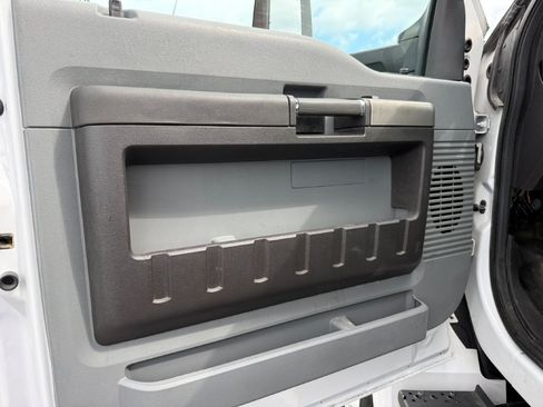 Used 2022 Ford F750 2WD Regular Cab Super Duty image 13