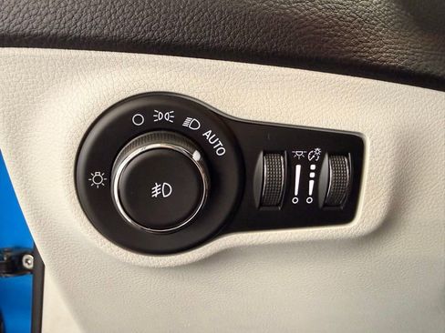 Used 2018 Jeep Compass Latitude w/ Popular Equipment Group image 30