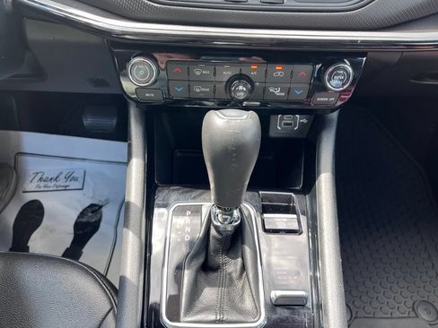 Used 2024 Jeep Compass Latitude w/ Convenience Group AWD/4WD image 15