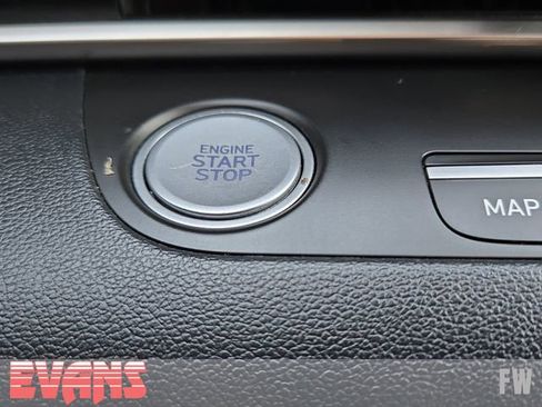 Used 2023 Hyundai Elantra SEL w/ Convenience Package image 4