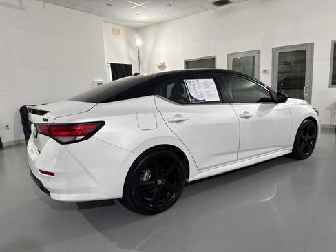 Used 2022 Nissan Sentra SR w/ Midnight Edition FWD image 15