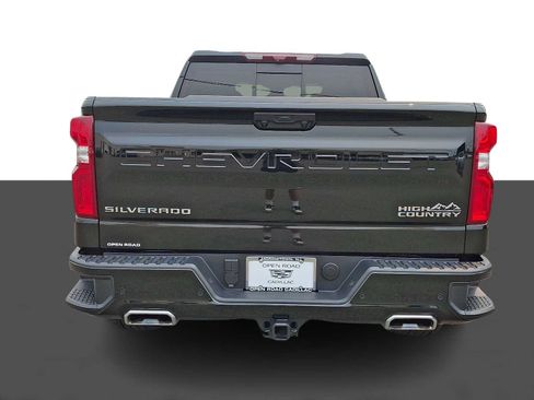 Used 2025 Chevrolet Silverado 1500 High Country w/ High Country Premium Package AWD/4WD image 5