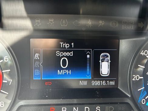 Used 2018 Ford Explorer XLT AWD/4WD image 21