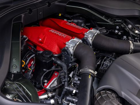 Certified 2019 Ferrari Portofino RWD image 48