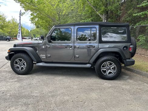 Used 2019 Jeep Wrangler Unlimited Sport S image 4