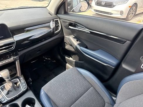 Used 2024 Kia Seltos S AWD/4WD image 23