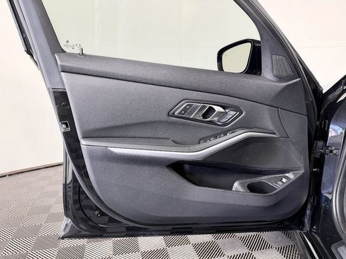 Used 2019 BMW 330i Sedan w/ Convenience Package RWD image 28