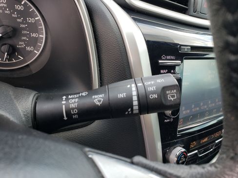 Used 2016 Nissan Murano SV image 16