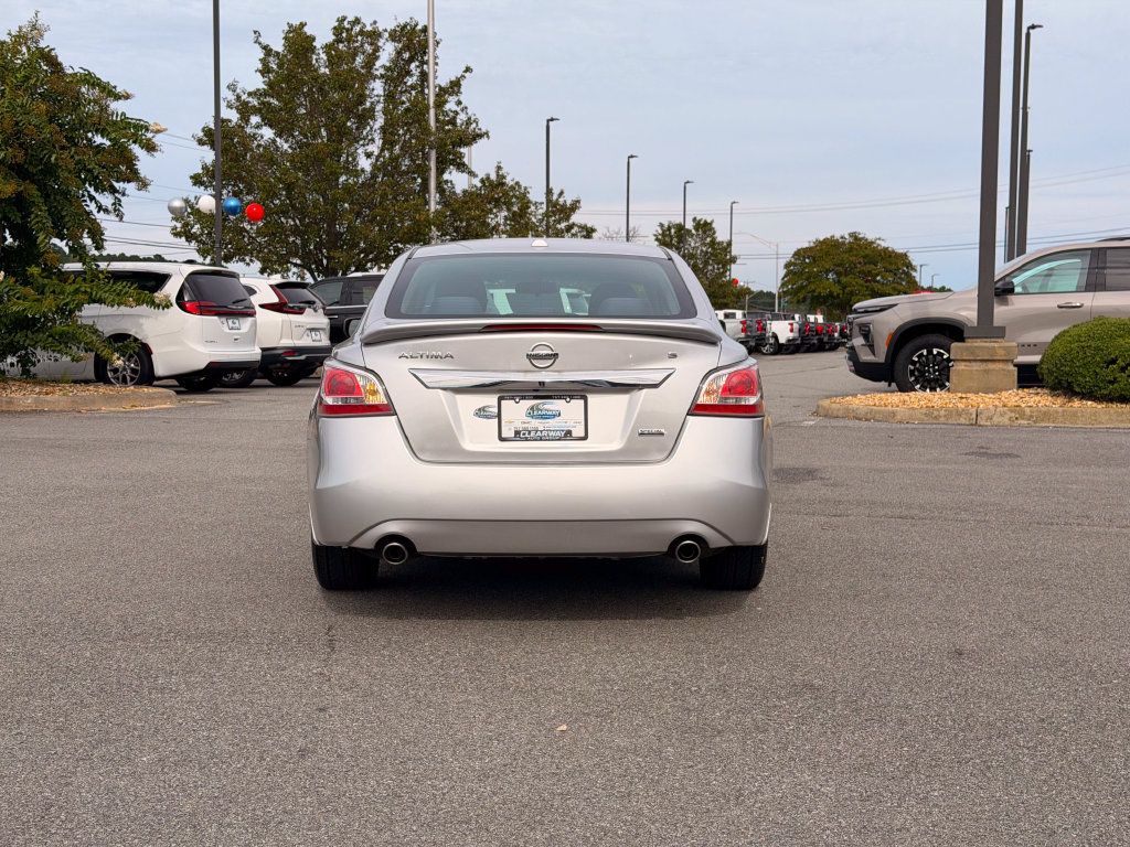 Used 2015 Nissan Altima 2.5 S w/ Special Edition Package FWD image 6