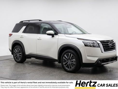 Used 2025 Nissan Pathfinder SV FWD image 1