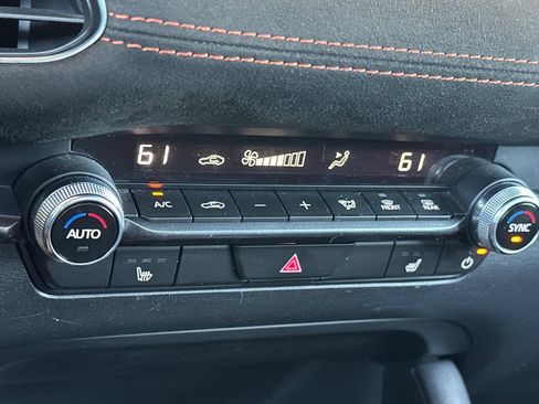 Used 2024 MAZDA MAZDA3 s AWD/4WD image 18