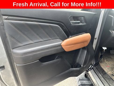 Used 2023 GMC Canyon AT4 w/ AT4 Premium Package AWD/4WD image 17