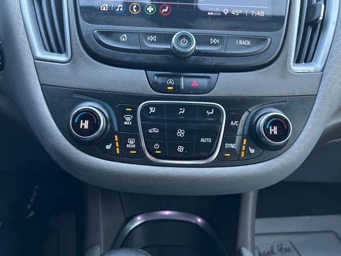 Used 2022 Chevrolet Malibu LT image 16