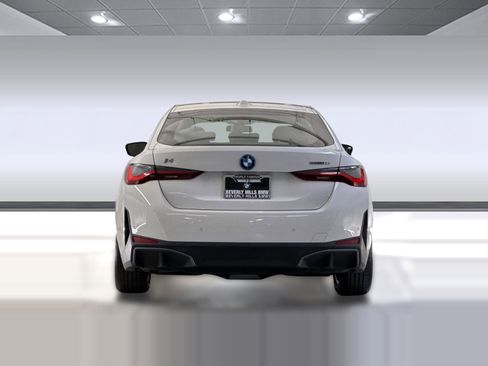 Used 2023 BMW i4 eDrive35 RWD image 9