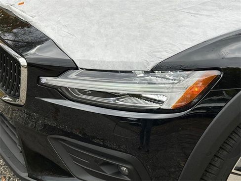 New 2026 Volvo V60 B5 Cross Country Ultra w/ Protection Package Premier image 7