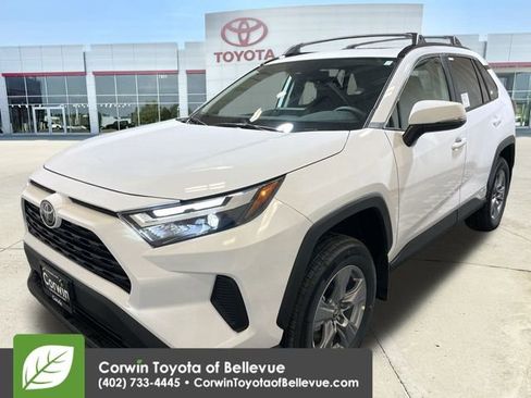 New 2025 Toyota RAV4 XLE image 4