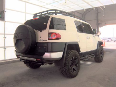 Used 2012 Toyota FJ Cruiser 4WD w/ Upgrade Pkg image 4
