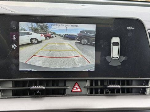 Used 2025 Kia Sportage EX w/ EX Premium Package image 24