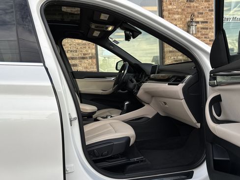 Used 2018 BMW X1 xDrive28i AWD/4WD image 13