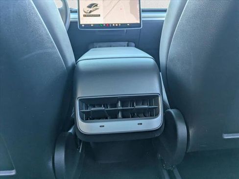 Used 2022 Tesla Model 3 image 14