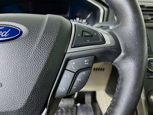 Used 2018 Ford Fusion SE FWD image 17