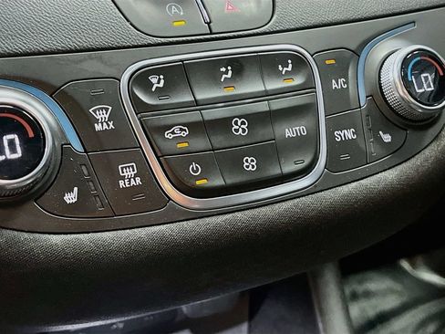 Used 2024 Chevrolet Malibu LT w/ LPO, Floor Liner Package FWD image 19